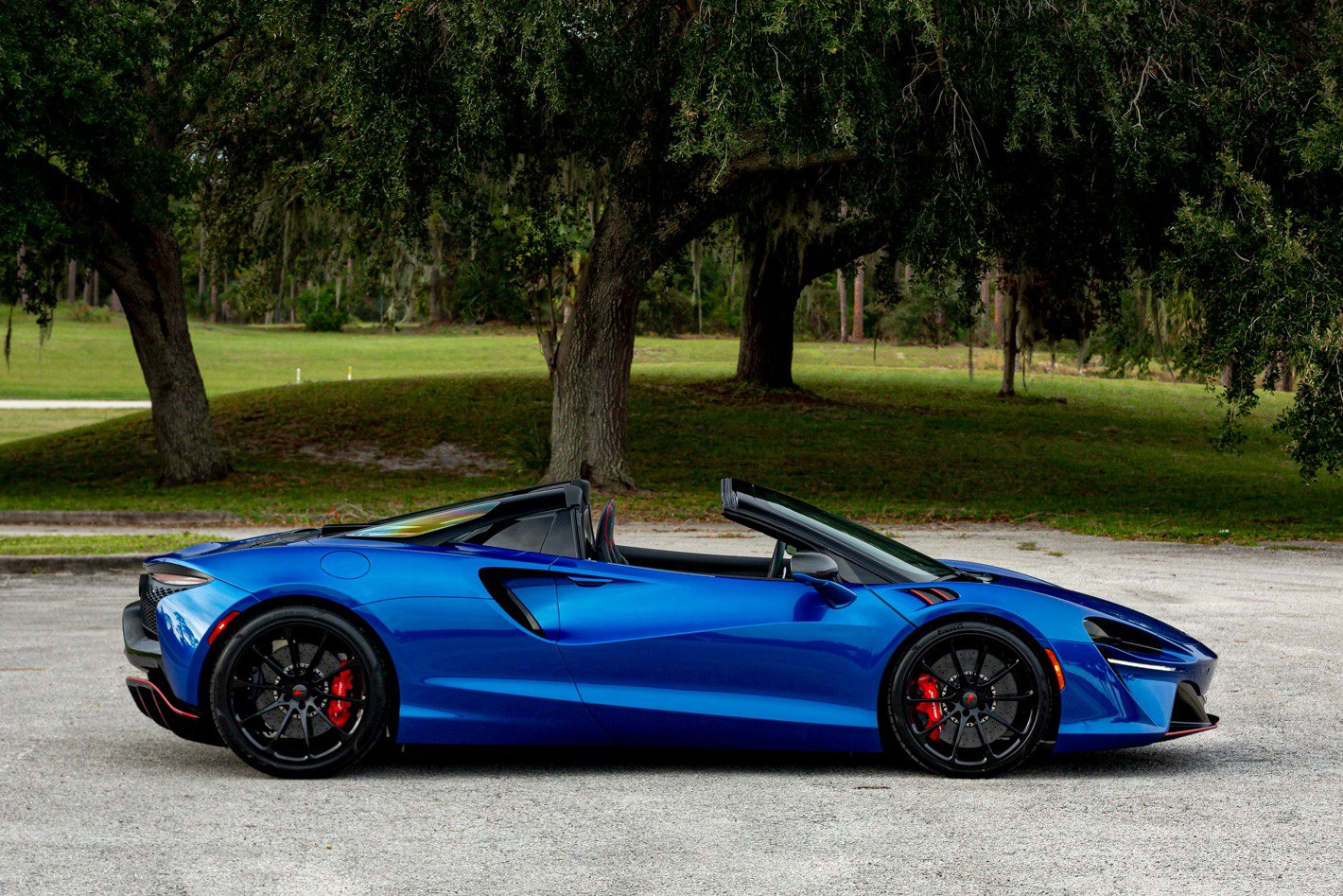 New 2025 McLaren Artura Spider image 12