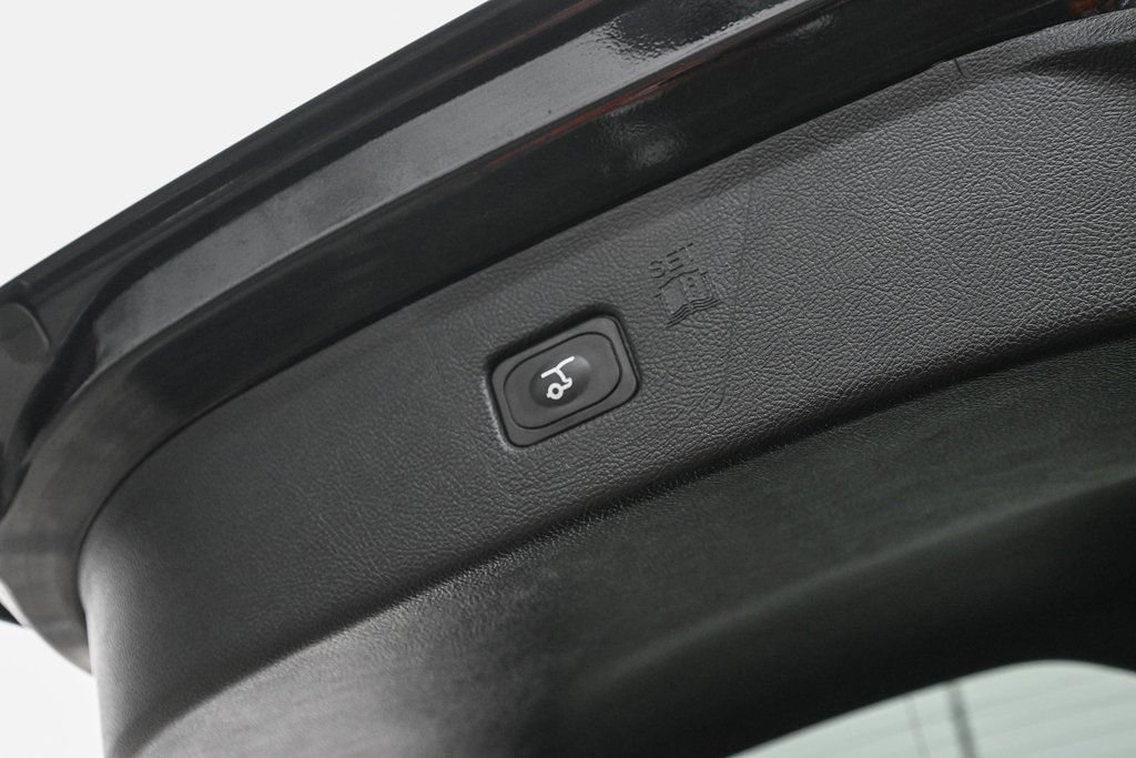 Certified 2024 Ford Edge SEL w/ Convenience Package image 18