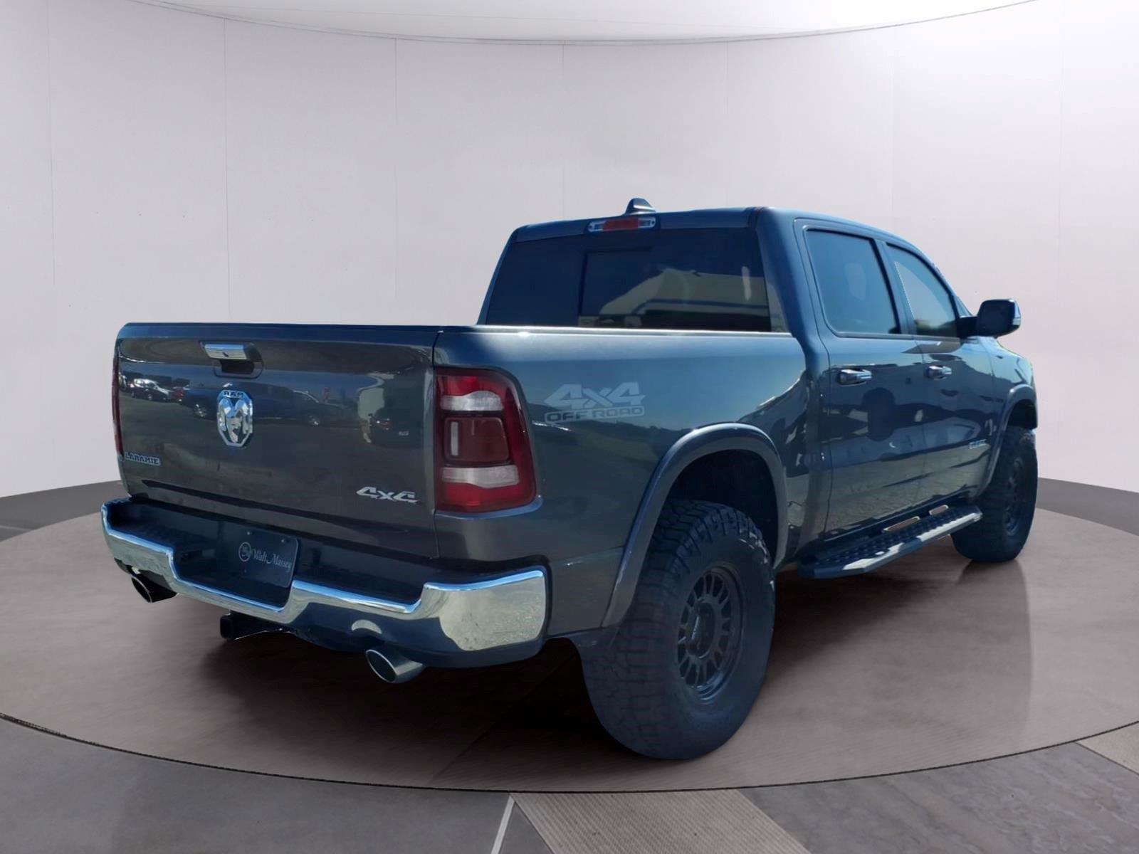 Used 2021 RAM 1500 Laramie w/ Off Road Group AWD/4WD image 5