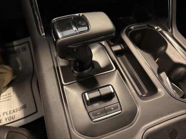 Used 2024 GMC Sierra 1500 AT4 w/ Technology Package image 30