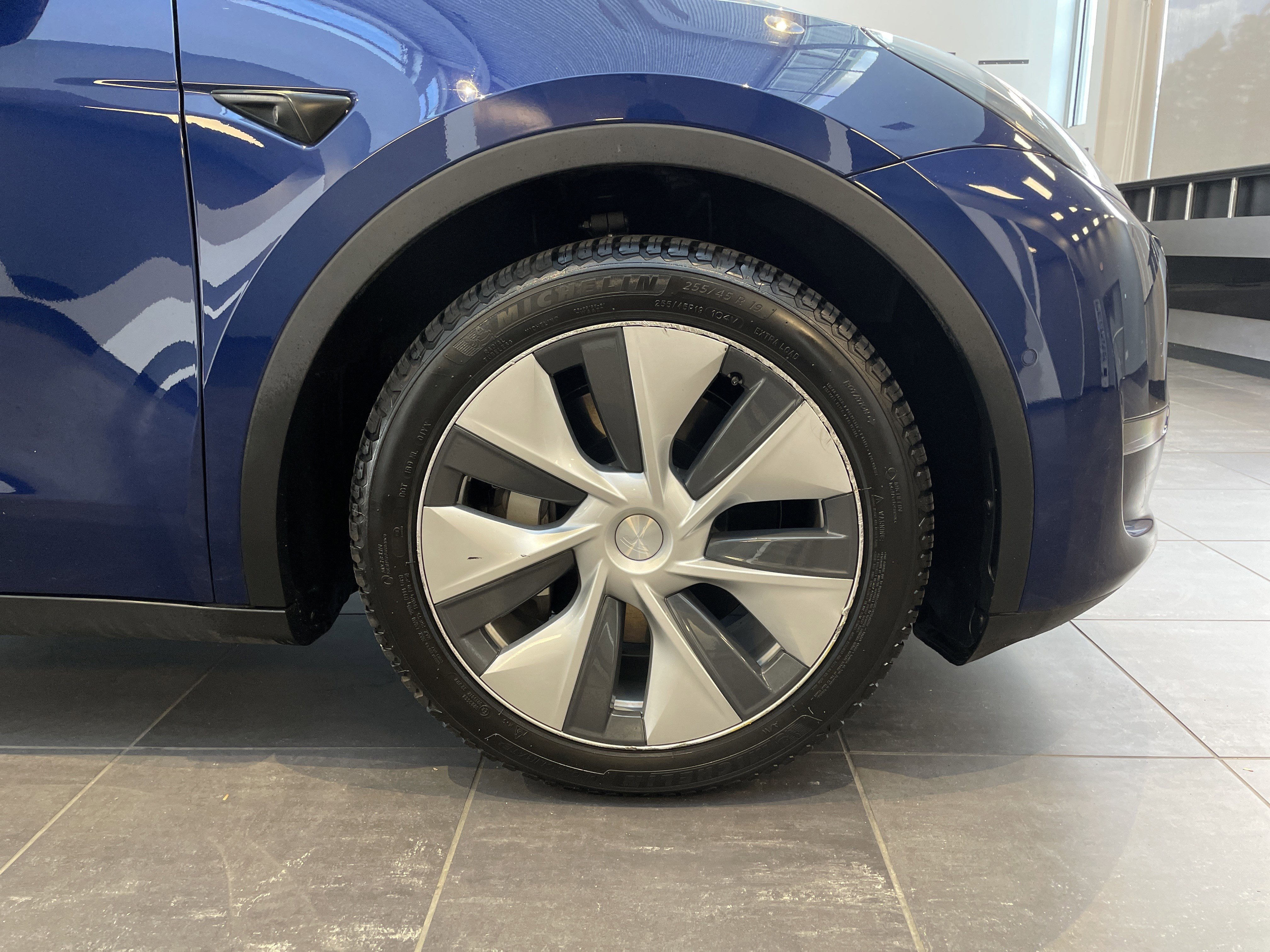 Used 2021 Tesla Model Y Long Range AWD/4WD image 12