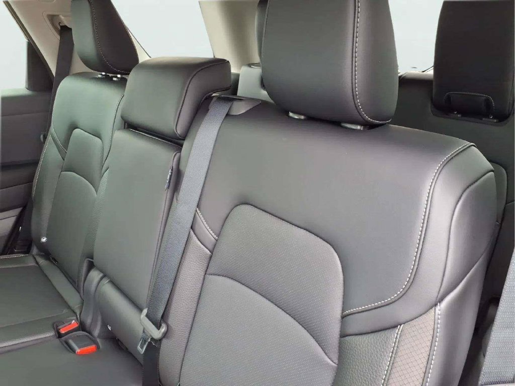 New 2026 Nissan Pathfinder SL FWD image 14