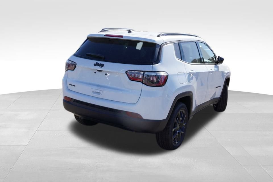 New 2025 Jeep Compass Latitude w/ Sun & Sound Group image 3