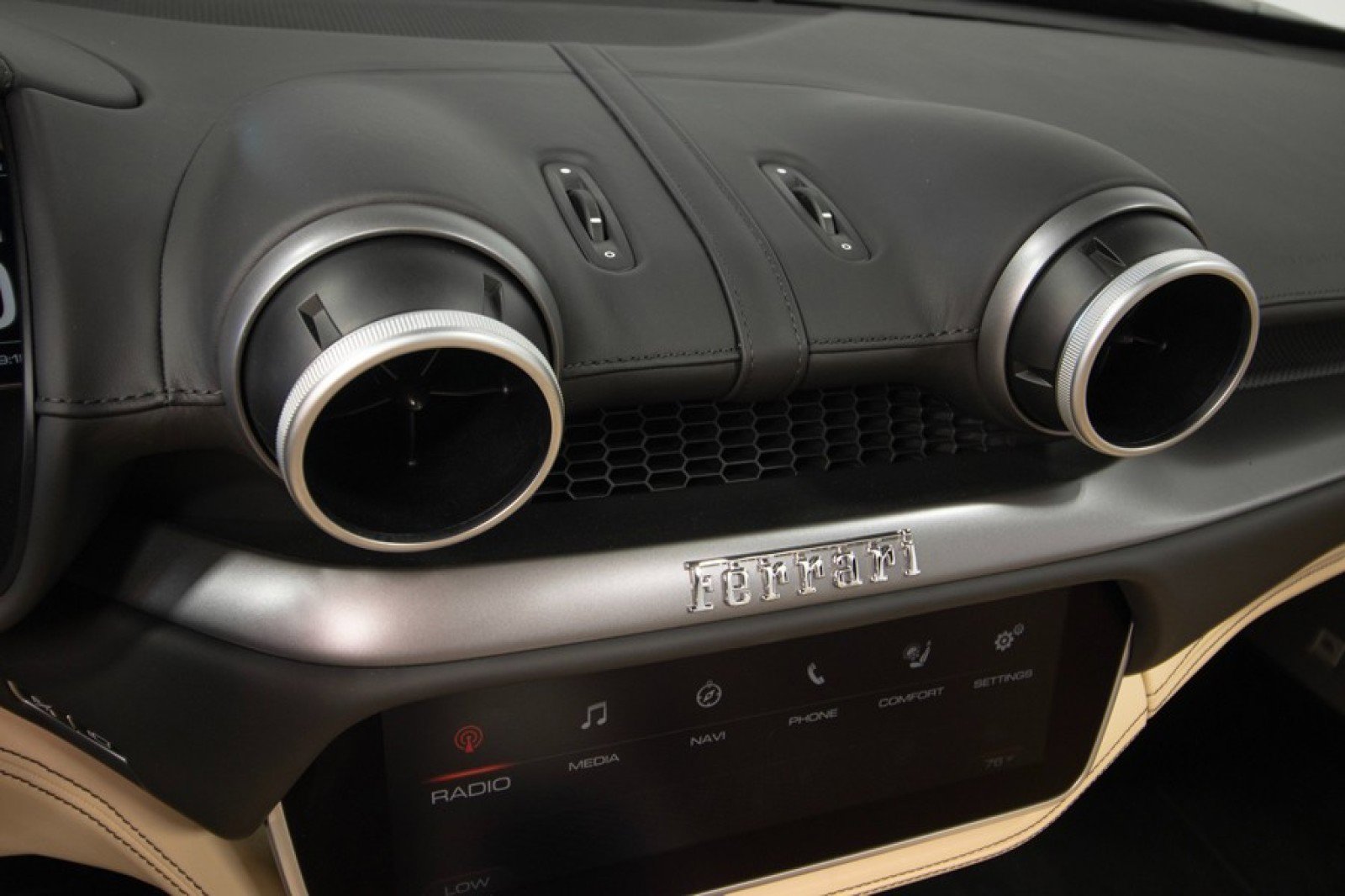 Used 2020 Ferrari Portofino image 32