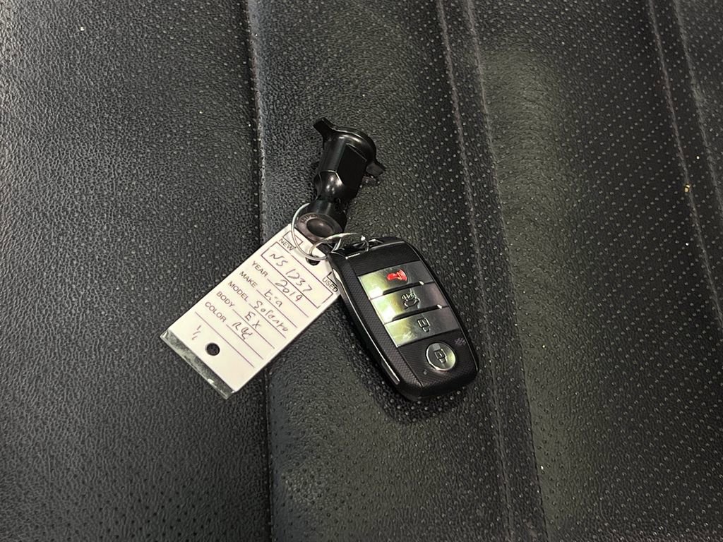 Used 2019 Kia Sorento EX w/ EX Touring Package image 41