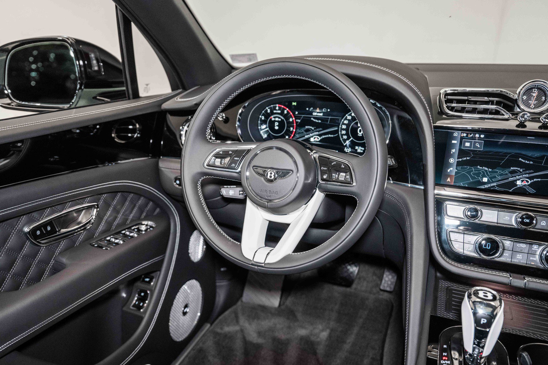 Certified 2024 Bentley Bentayga AWD/4WD image 27