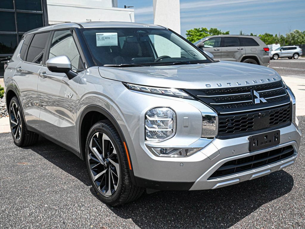 New 2024 Mitsubishi Outlander SE AWD/4WD image 3