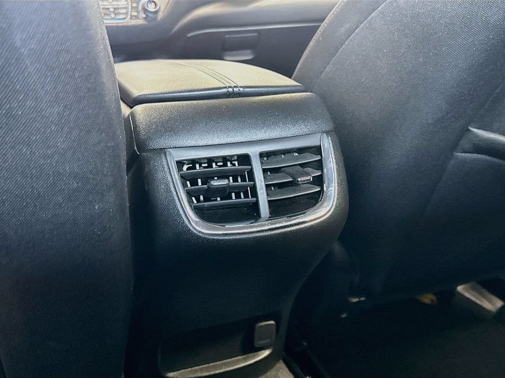 Used 2025 Chevrolet Malibu LT FWD image 24