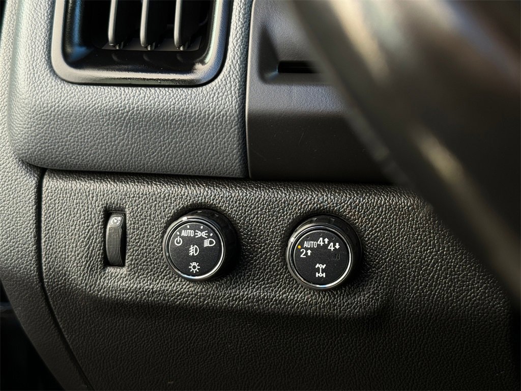 Used 2017 Chevrolet Colorado Z71 w/ Z71 Midnight Edition image 30