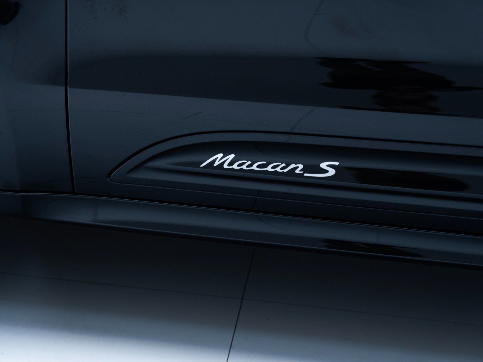 New 2026 Porsche Macan S image 13