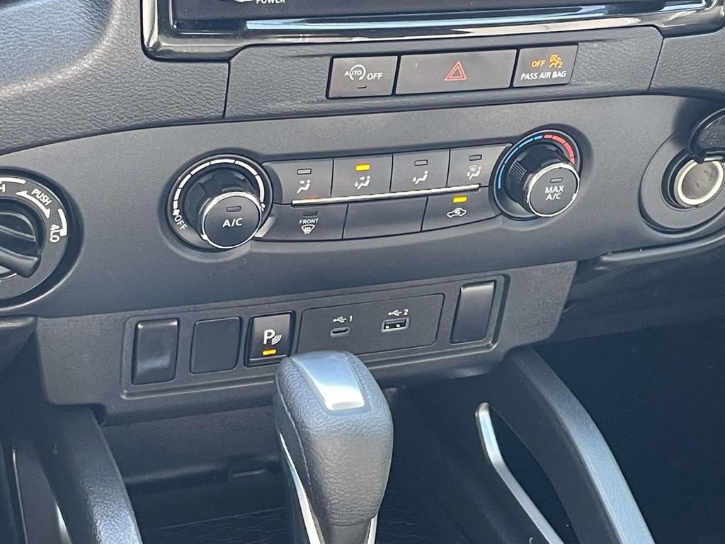 Used 2024 Nissan Frontier SV w/ Technology Package image 23