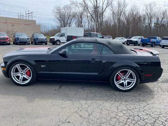 Used 2005 Ford Mustang GT image 2