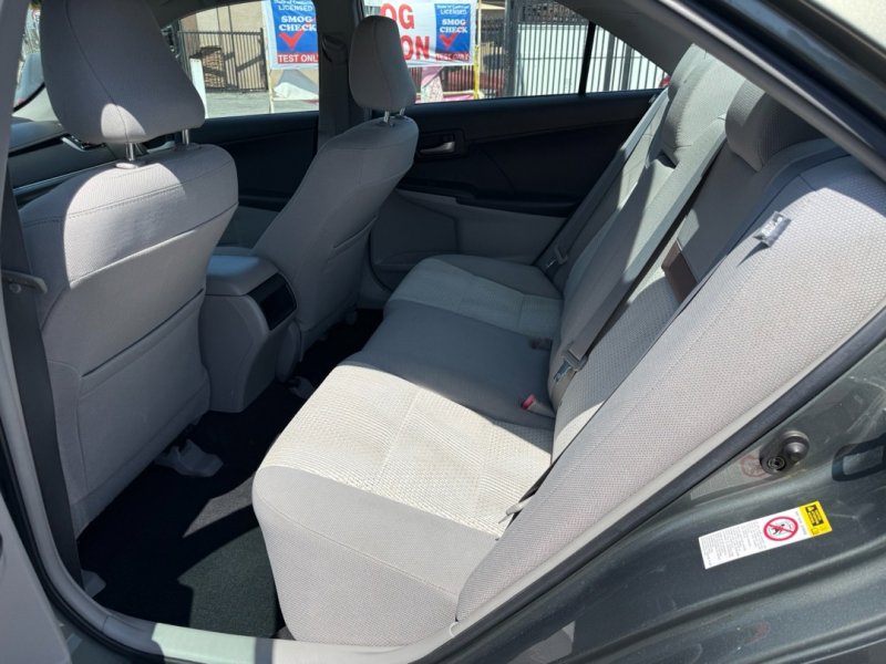Used 2012 Toyota Camry LE FWD image 17
