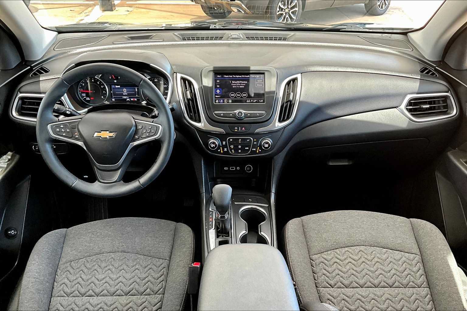 Used 2023 Chevrolet Equinox LT FWD image 16