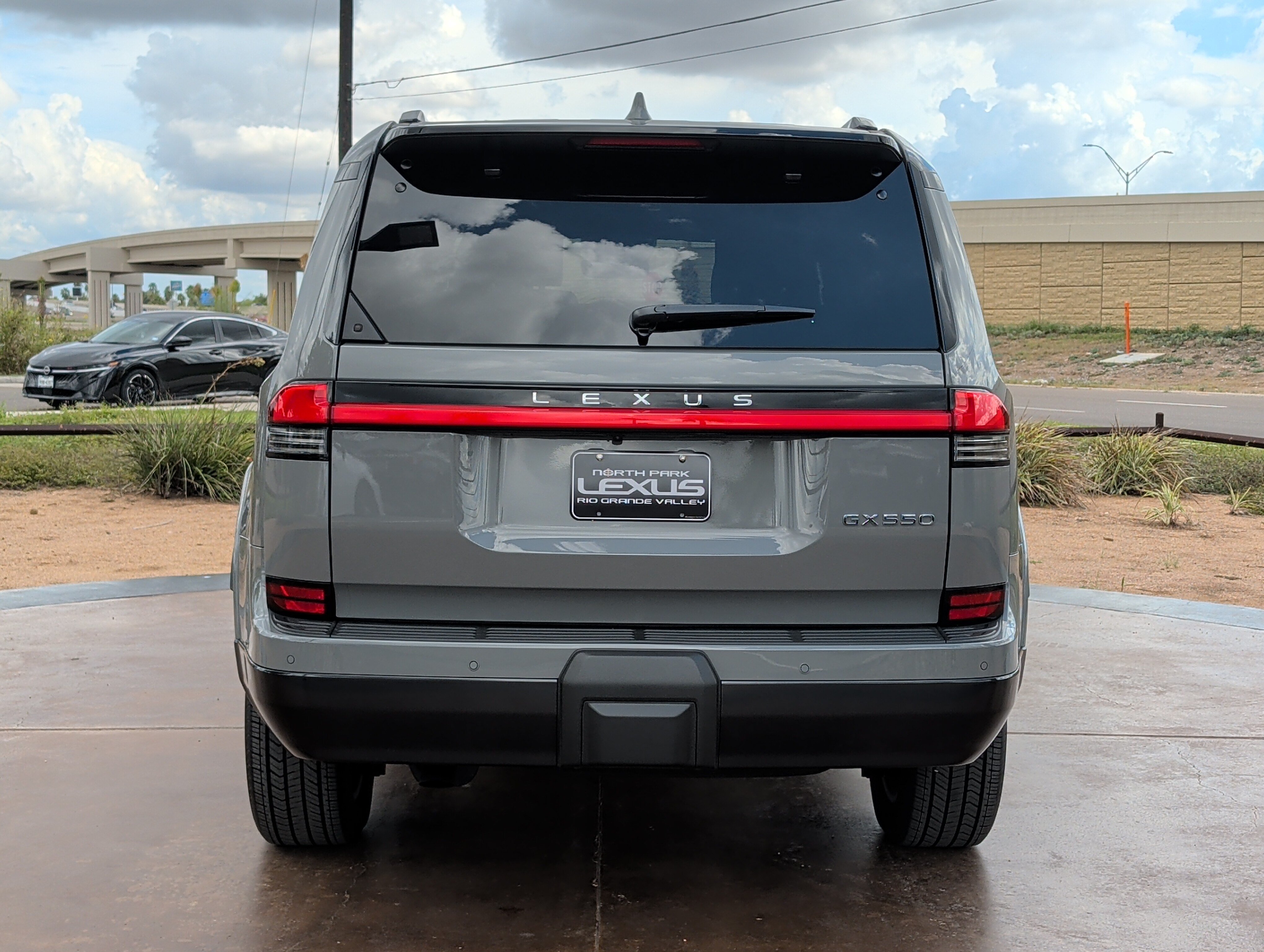 Used 2026 Lexus GX 550 w/ Accessory Package (2T) AWD/4WD image 3