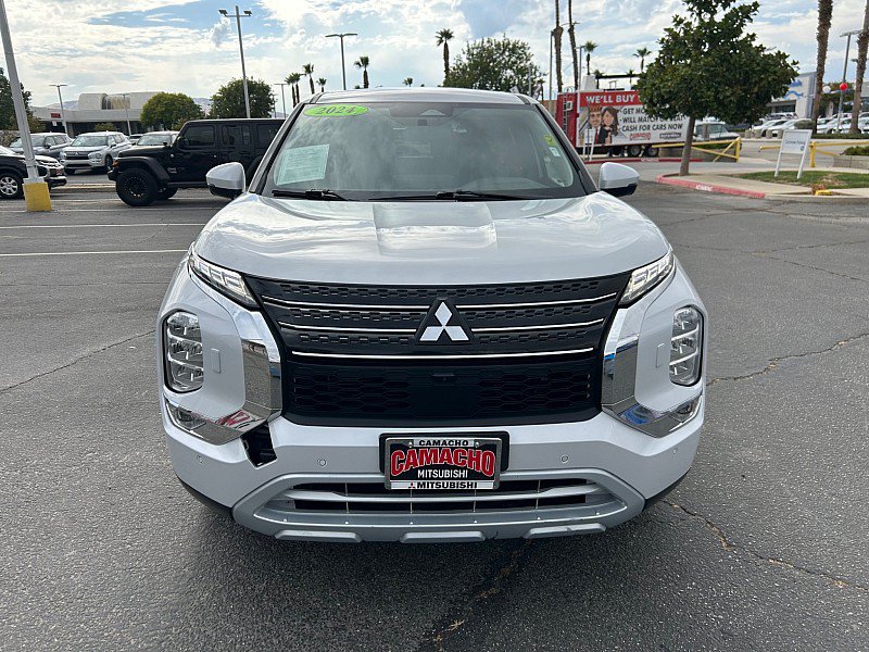 Used 2024 Mitsubishi Outlander AWD image 5
