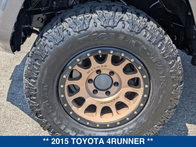 Used 2015 Toyota 4Runner SR5 AWD/4WD image 9