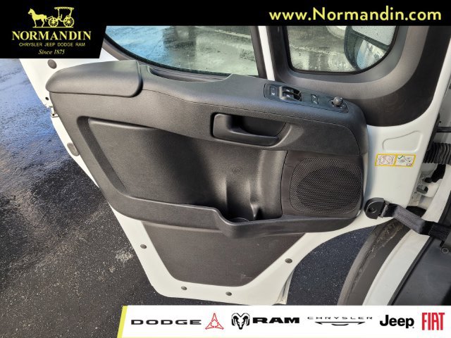 New 2024 RAM ProMaster 2500 w/ Convenience Group FWD image 12