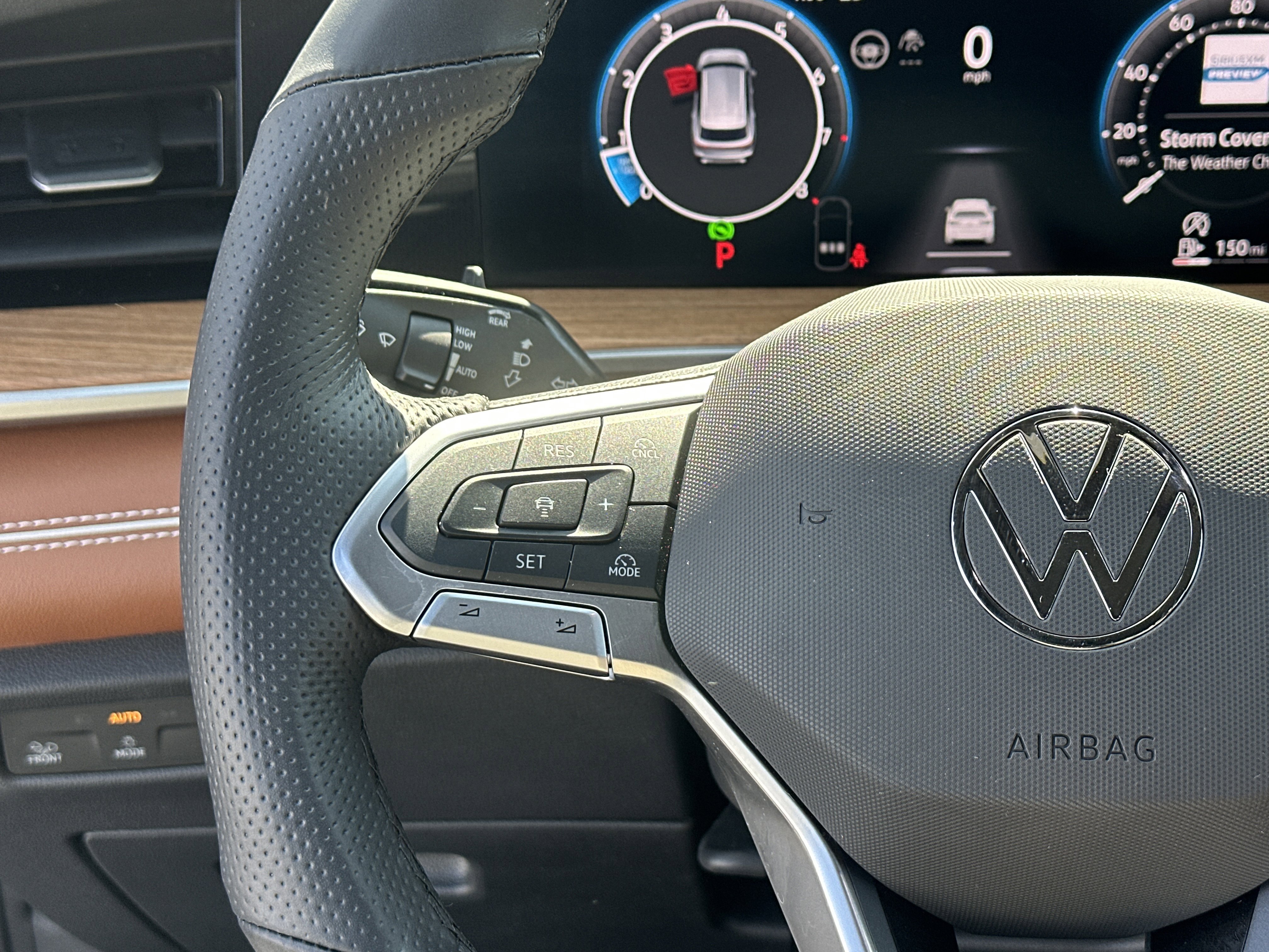 Used 2025 Volkswagen Tiguan SEL R-Line AWD/4WD image 26