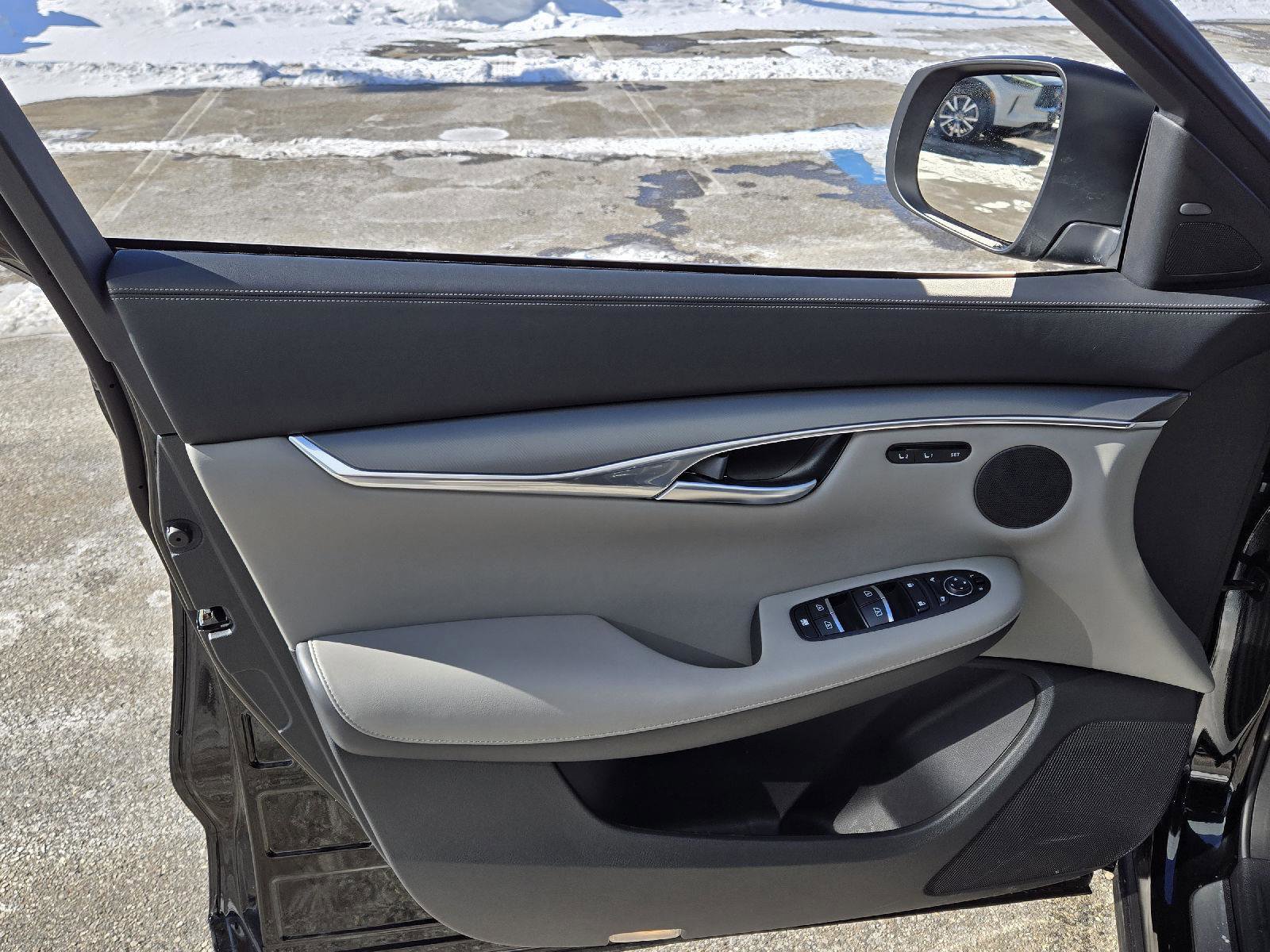 Certified 2025 INFINITI QX50 Luxe image 7