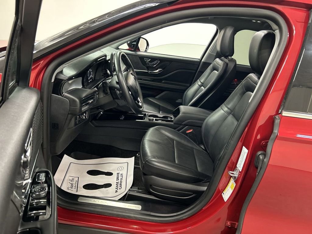Used 2022 Lincoln Corsair Standard w/ Premium Package image 9