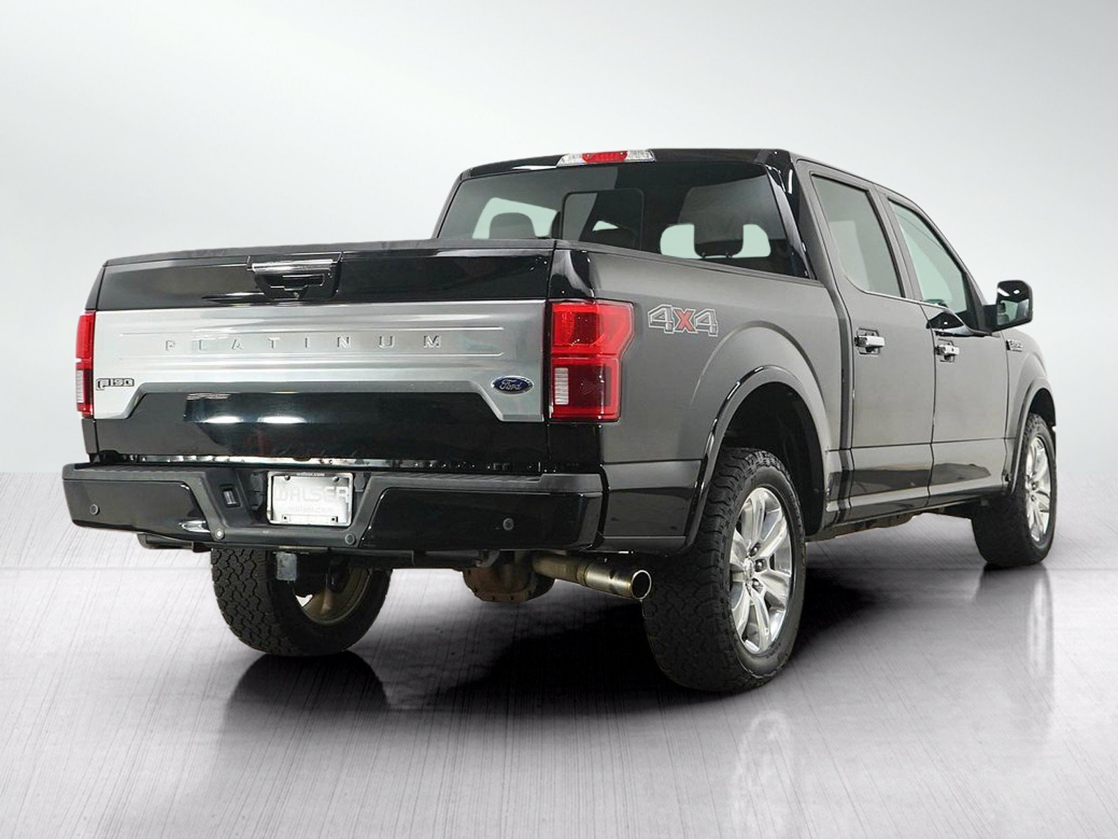 Used 2018 Ford F150 Platinum w/ Equipment Group 701A Luxury AWD/4WD image 5