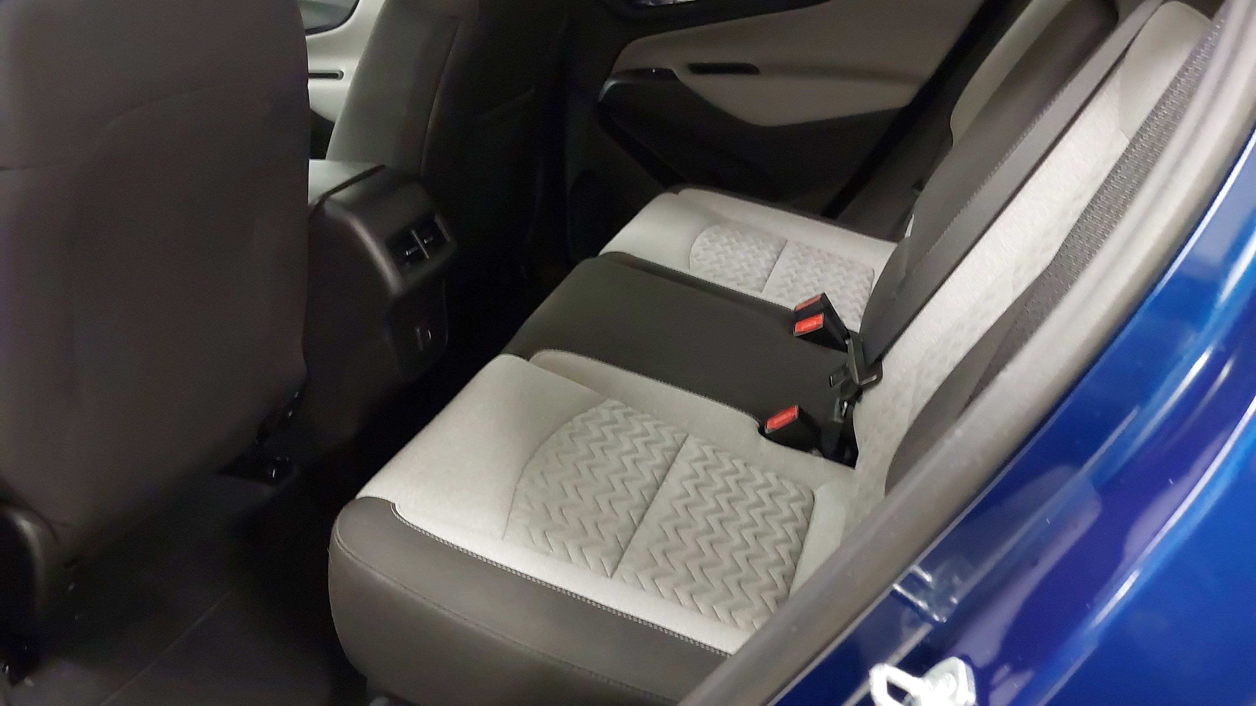 Used 2023 Chevrolet Equinox LS w/ LS Convenience Package image 35