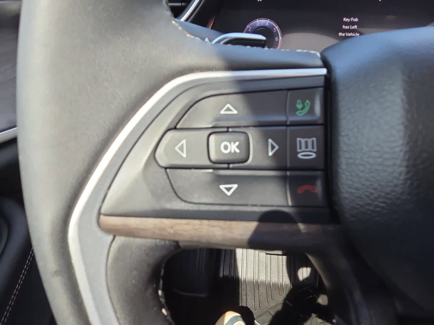 Used 2023 Jeep Grand Cherokee Limited w/ Black Appearance Package AWD/4WD image 26