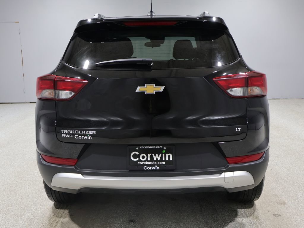 Used 2025 Chevrolet TrailBlazer LT image 3