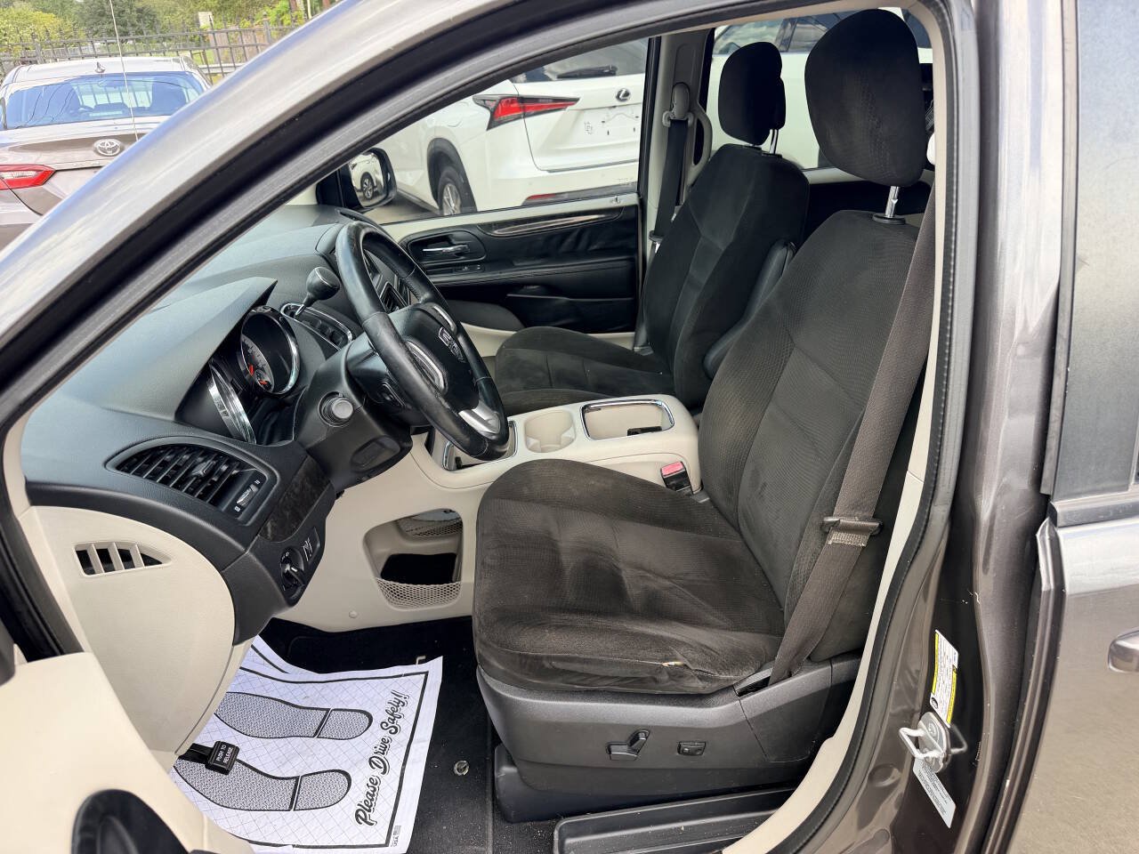 Used 2015 Dodge Grand Caravan SXT w/ UConnect Hands-Free Group FWD image 7