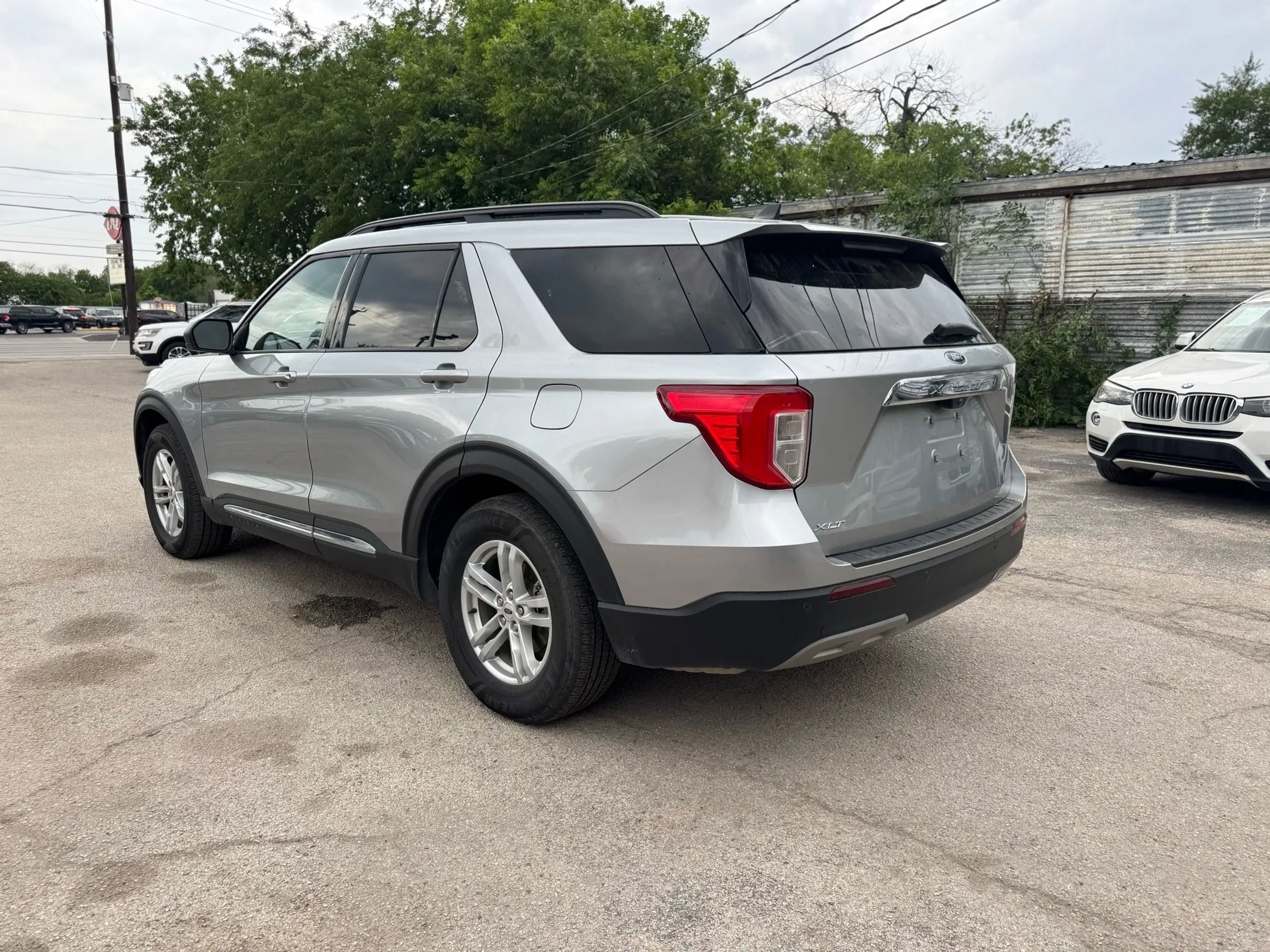Used 2023 Ford Explorer XLT w/ Equipment Group 202A image 8