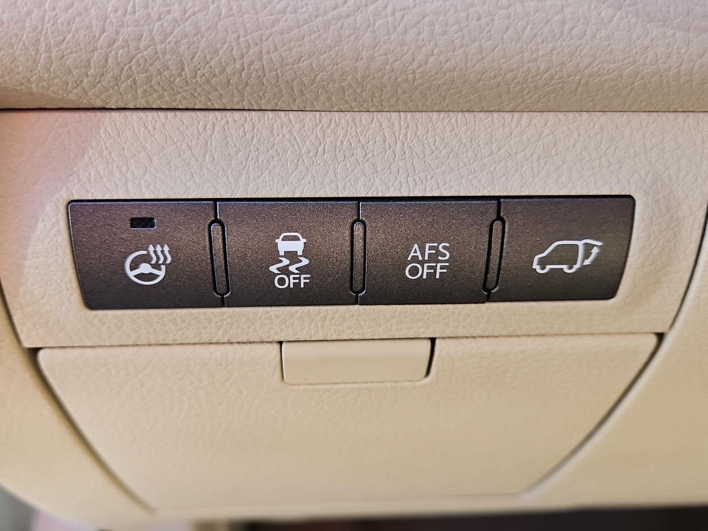 Used 2015 Lexus LX 570 4WD image 24