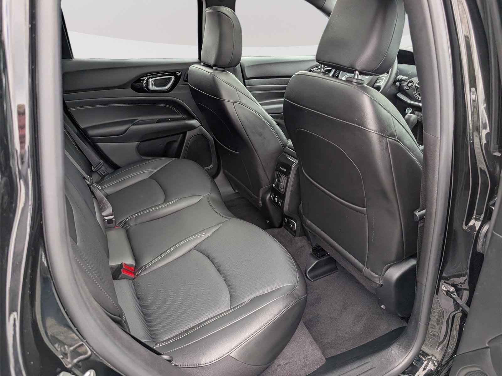 Used 2022 Jeep Compass High Altitude AWD/4WD image 12