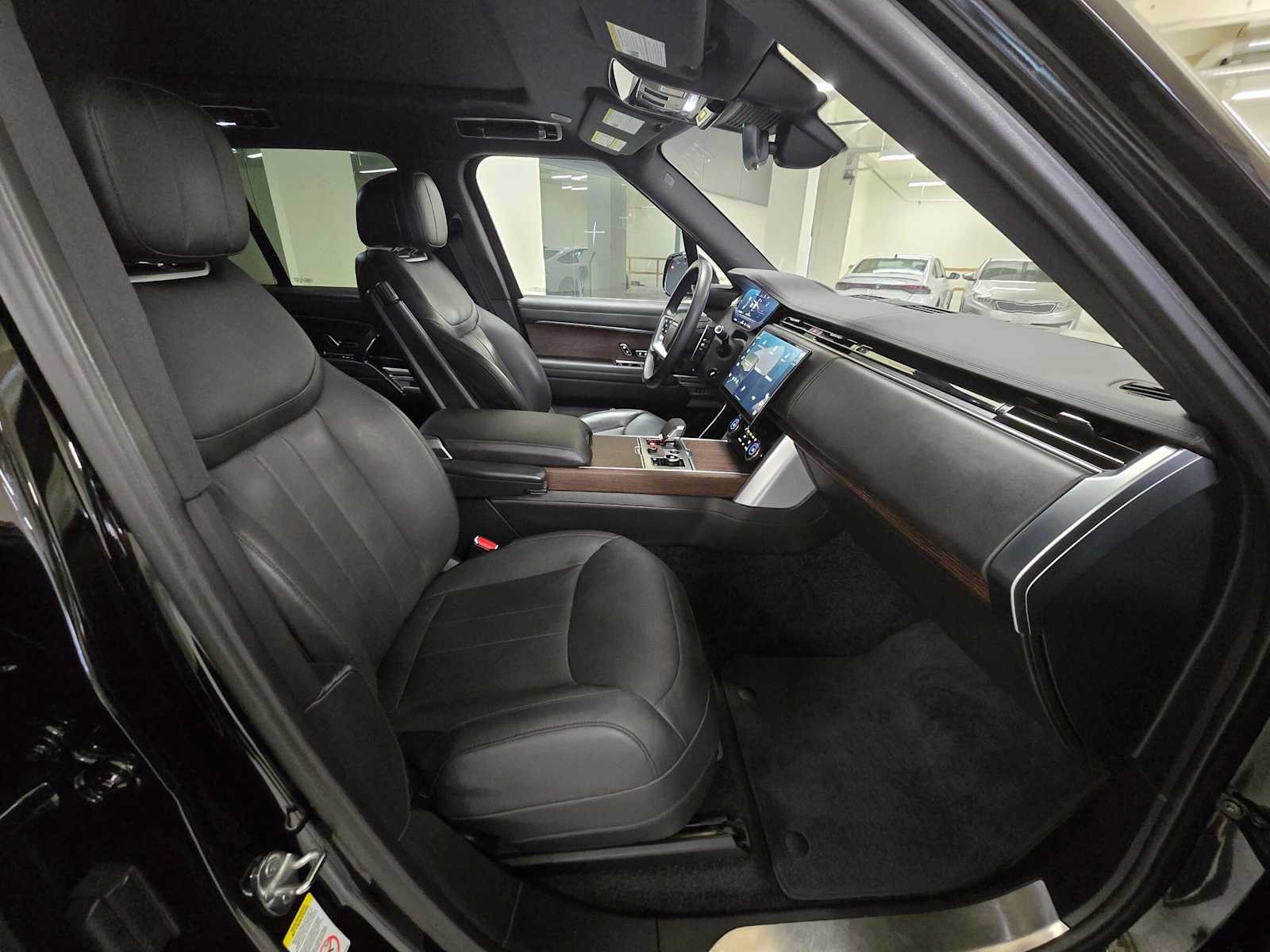 Used 2023 Land Rover Range Rover SE AWD/4WD image 11