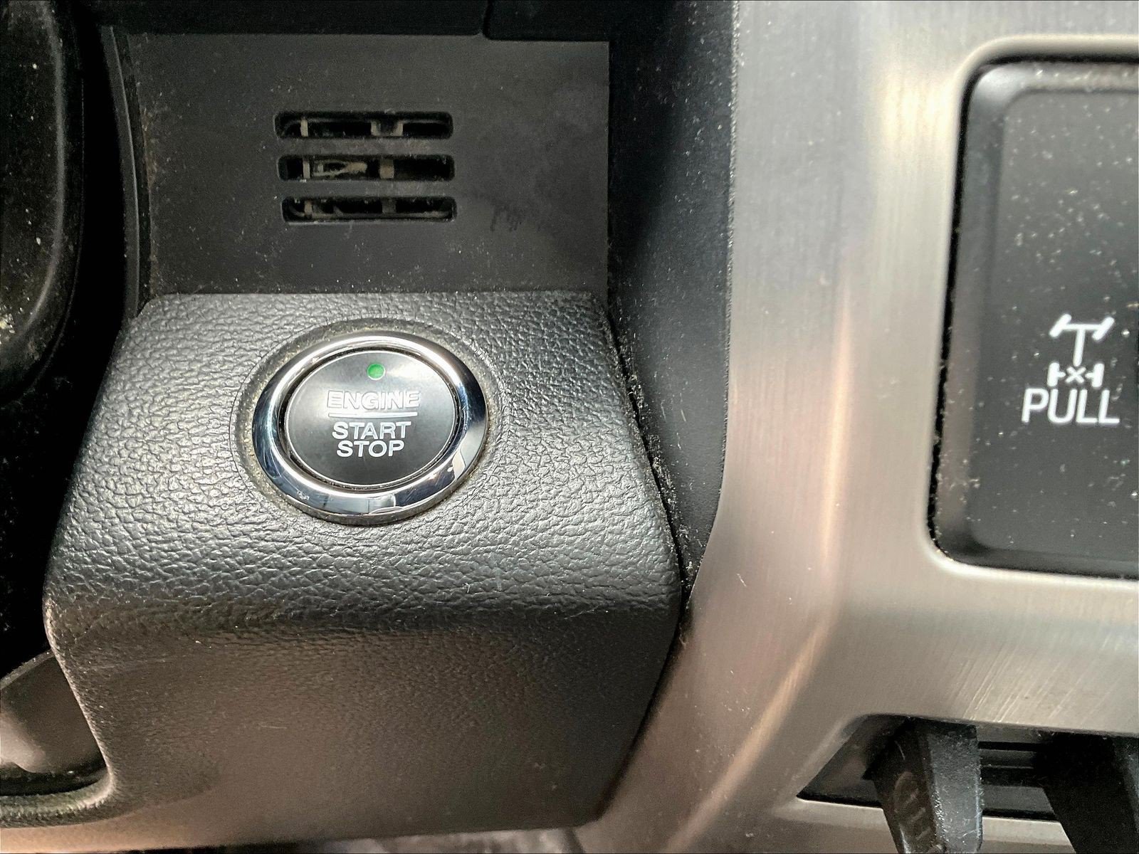 Used 2019 Ford F350 Platinum w/ Platinum Ultimate Package AWD/4WD image 16