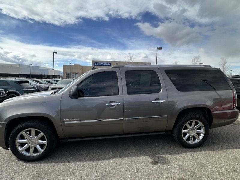 Used 2011 GMC Yukon XL Denali image 8