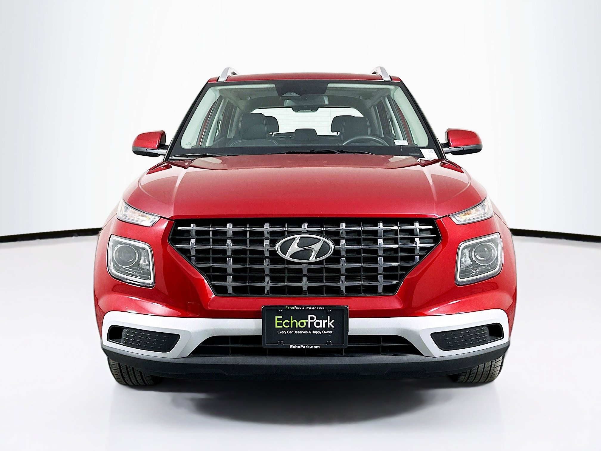 Used 2025 Hyundai Venue SEL image 2