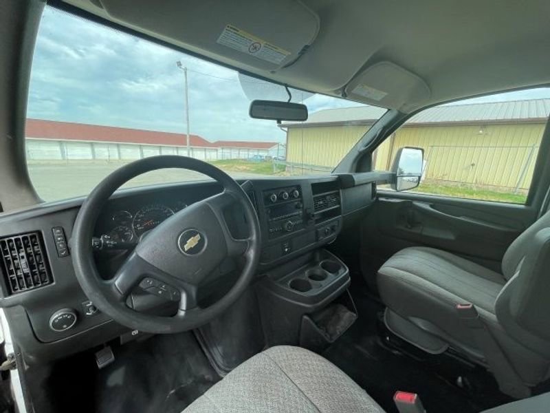Used 2015 Chevrolet Express 3500 RWD image 10