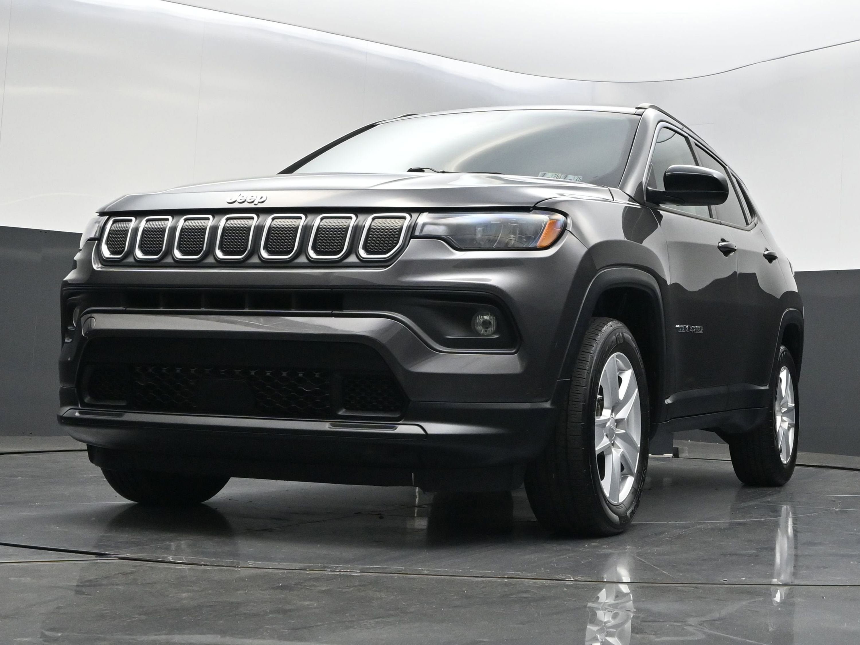 Used 2022 Jeep Compass Latitude AWD/4WD image 37