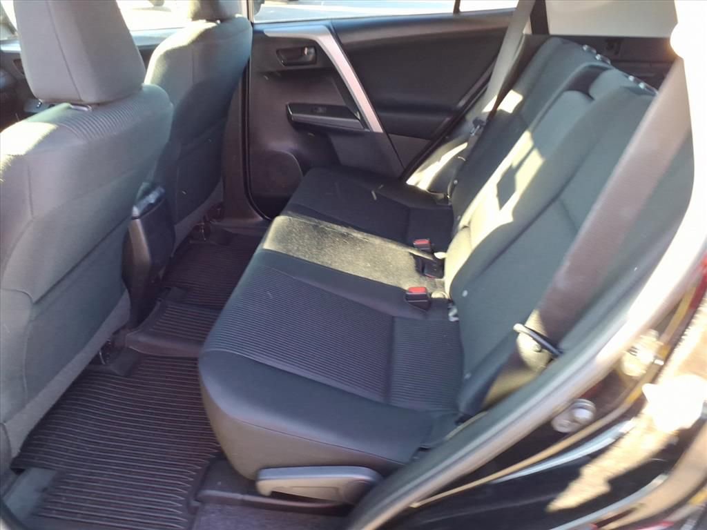 Used 2016 Toyota RAV4 LE image 7