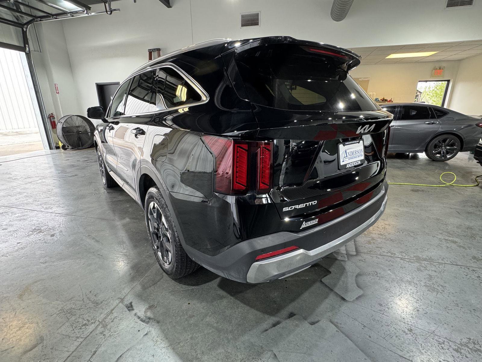 Used 2025 Kia Sorento S AWD/4WD image 9