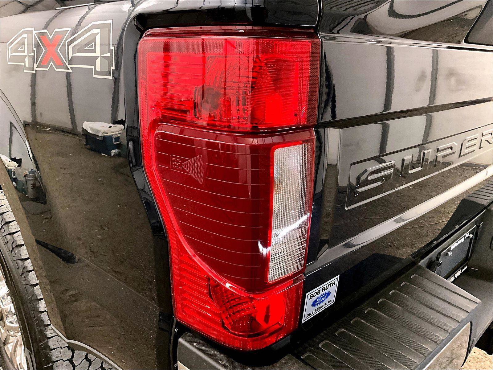 Used 2022 Ford F350 XLT w/ XLT Premium Package AWD/4WD image 28