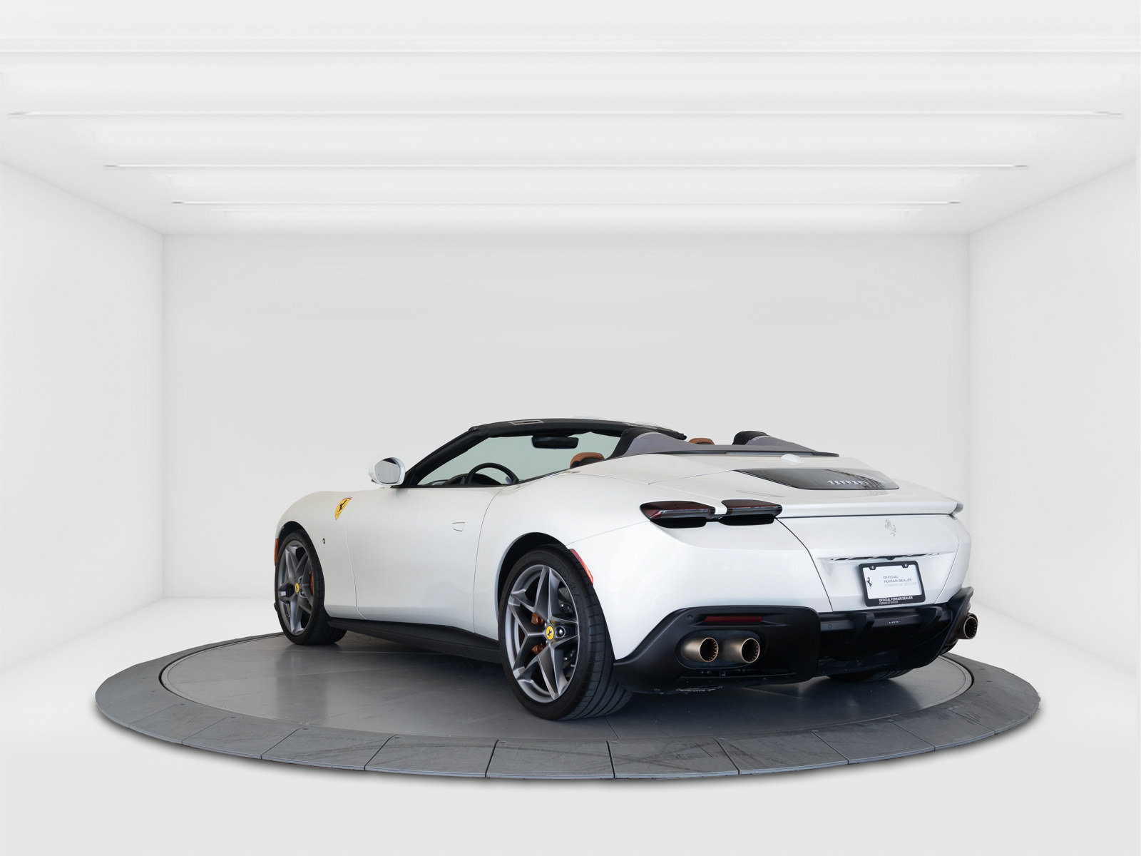 Used 2024 Ferrari Roma Spider RWD image 3