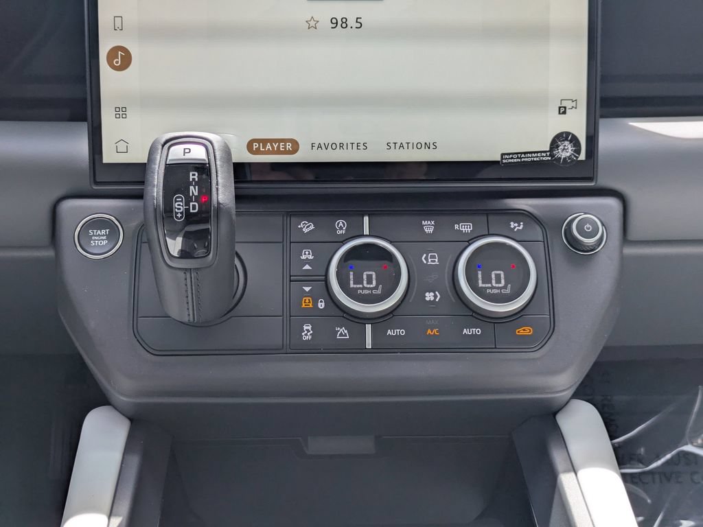 New 2026 Land Rover Defender 130 X-Dynamic SE AWD/4WD image 21