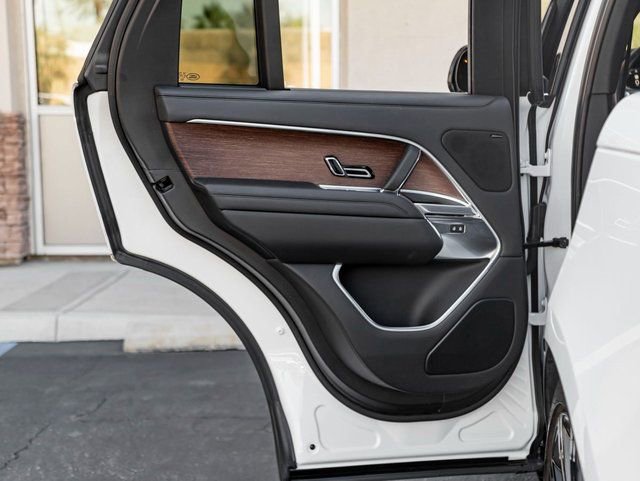 Used 2023 Land Rover Range Rover SE image 22