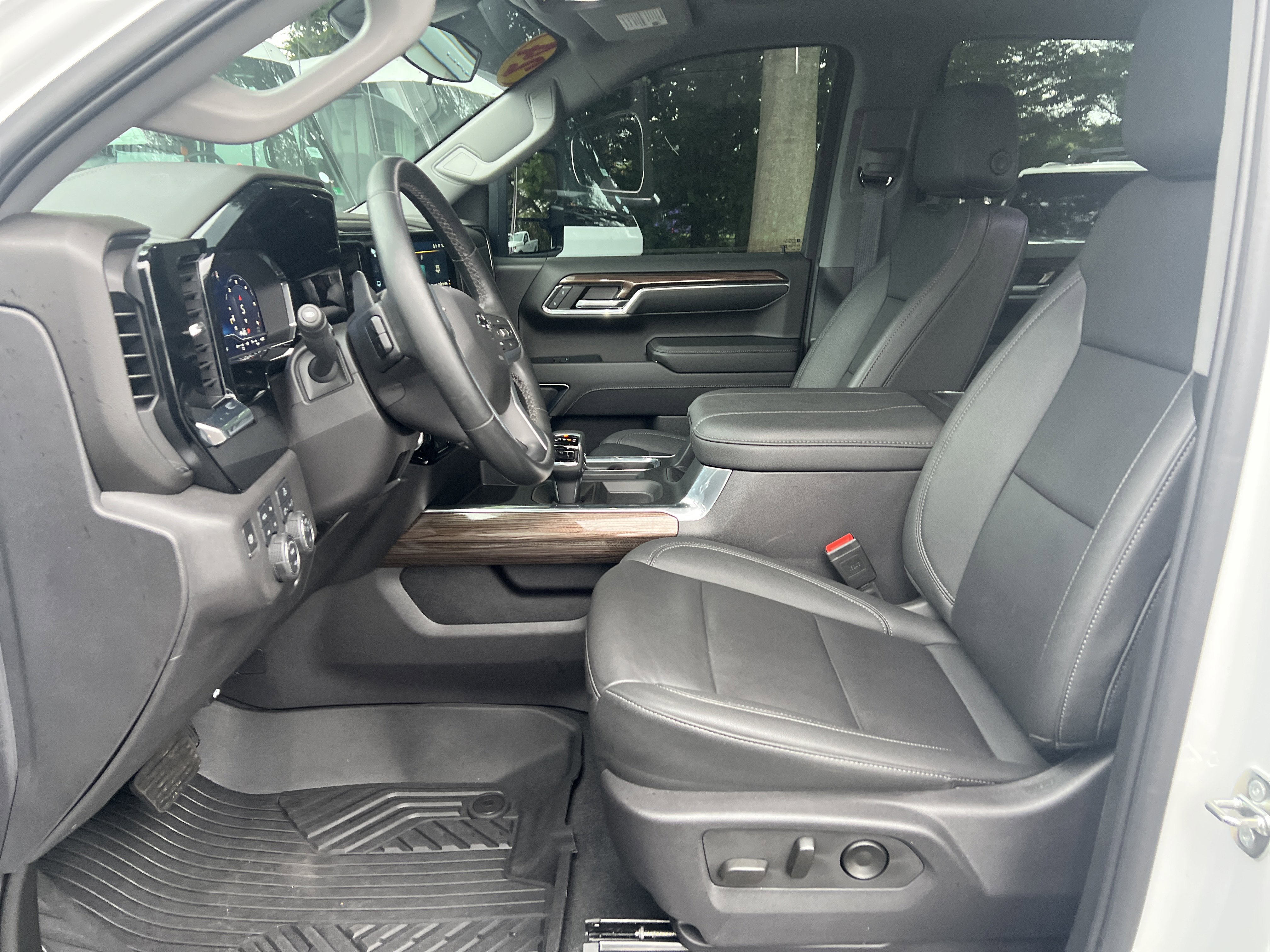 Certified 2024 Chevrolet Silverado 1500 LT Trail Boss w/ Convenience Package II image 16