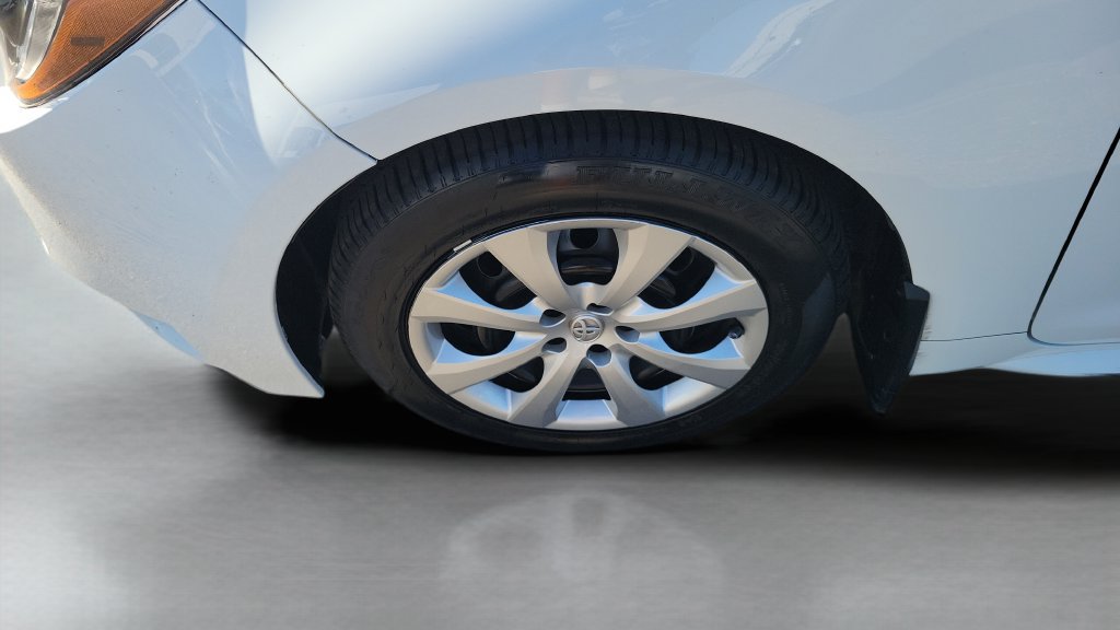 Used 2025 Toyota Corolla LE FWD image 23