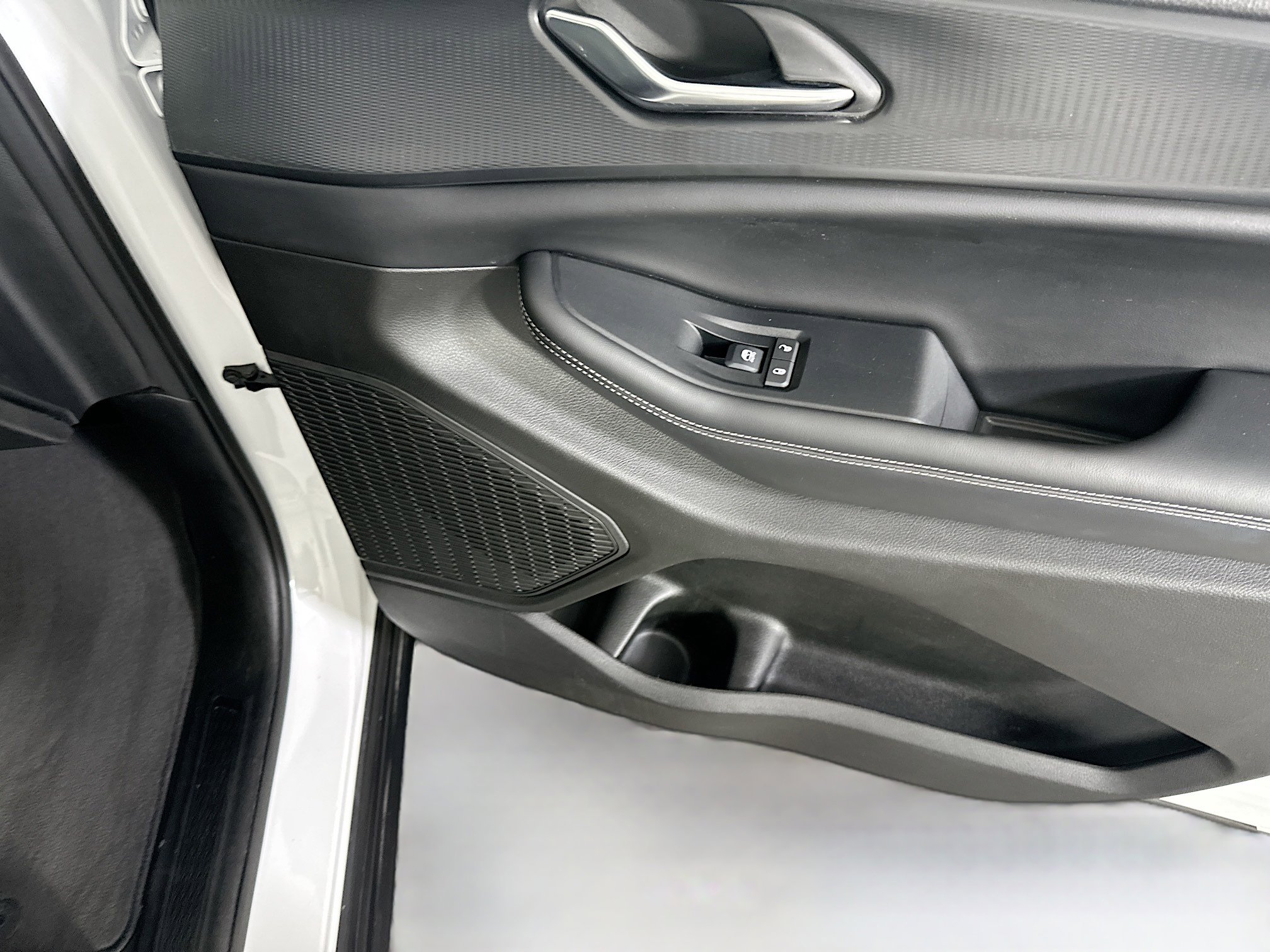 Used 2024 Jeep Grand Cherokee L Laredo image 33