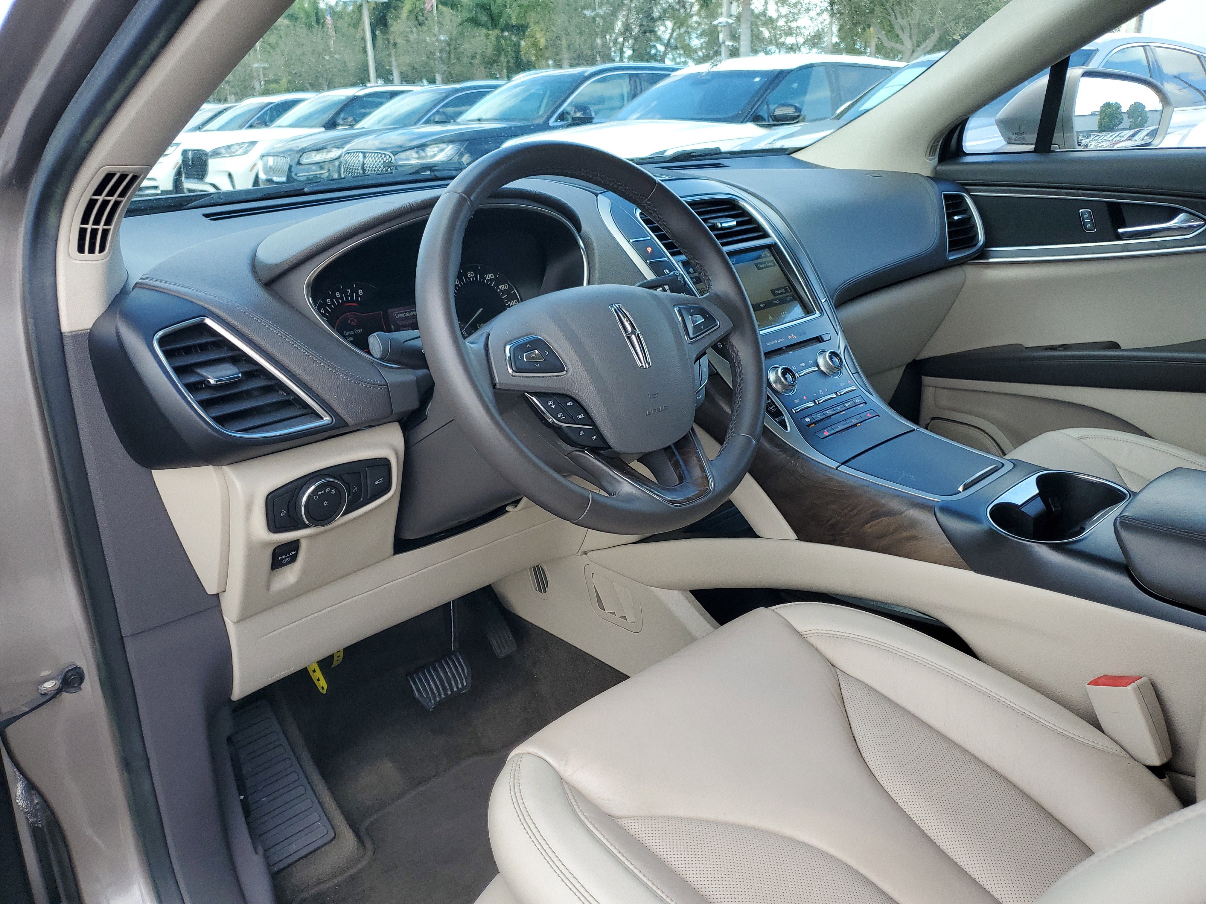 Used 2018 Lincoln MKX Select w/ Select Plus Package image 15