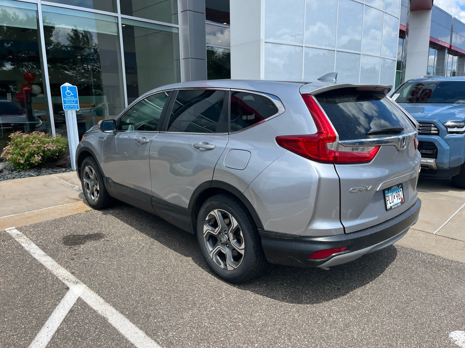 Used 2017 Honda CR-V EX-L image 3
